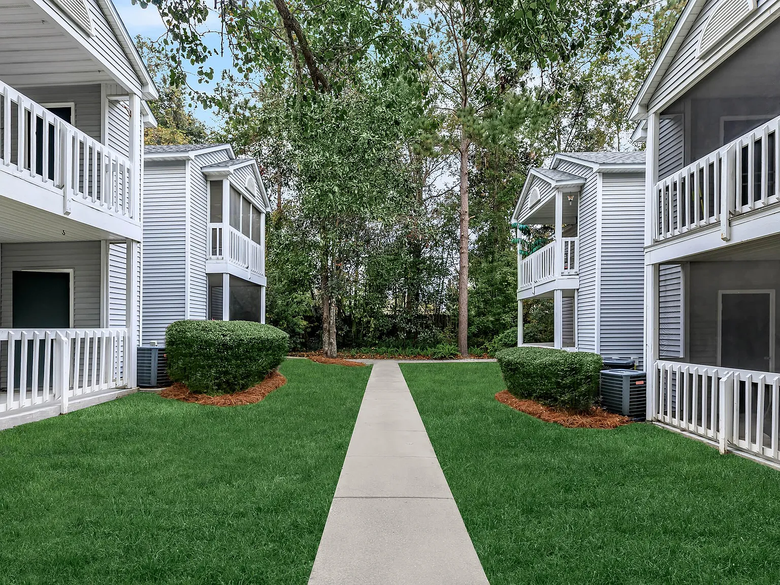 Azalea Place — Photo 2