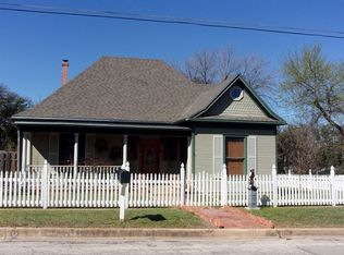 1101 Hickory St, Llano, TX 78643