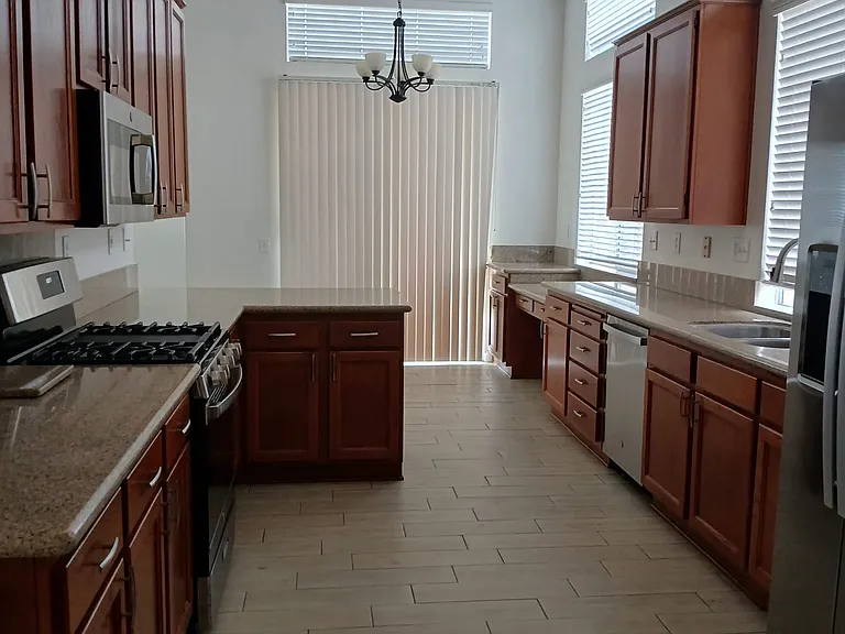 2035 Entrada Dr — Photo 3