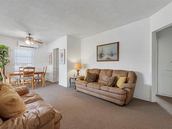 4th image of 167 W 34th St