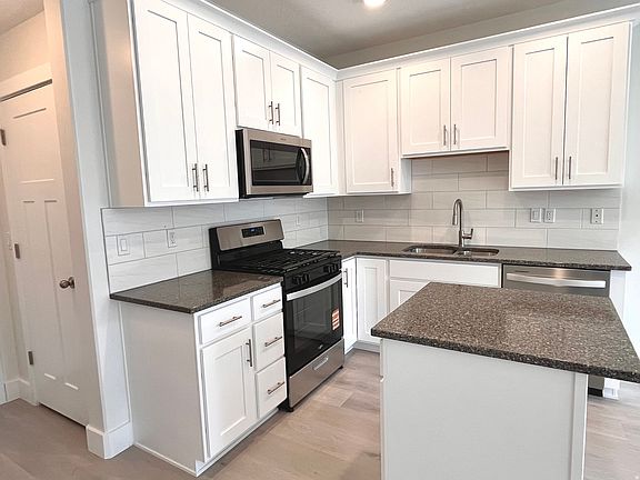 3rd image of 11304 S Ropemaker Rd #25-4