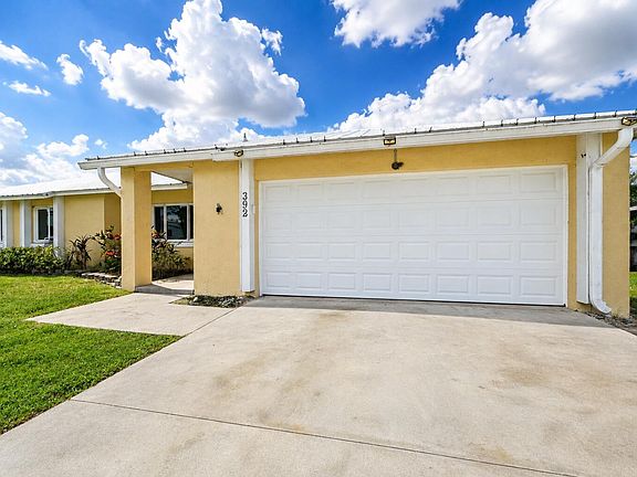 2nd image of 392 SE CROSSPOINT Drive