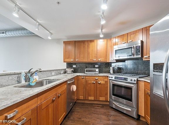 4th image of 1228 Emerson St Unit 602