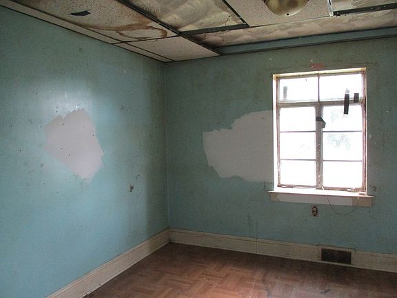 5th image of 146 Paxton Ln