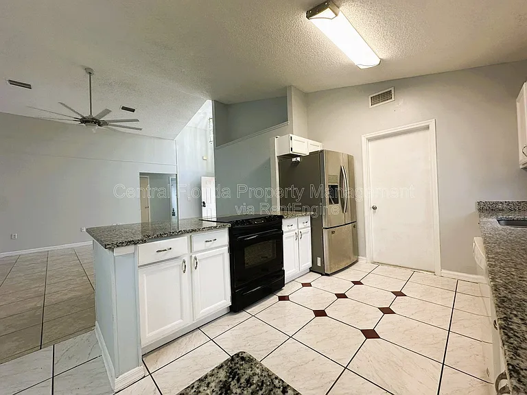 11818 Shotgate Ct — Photo 13
