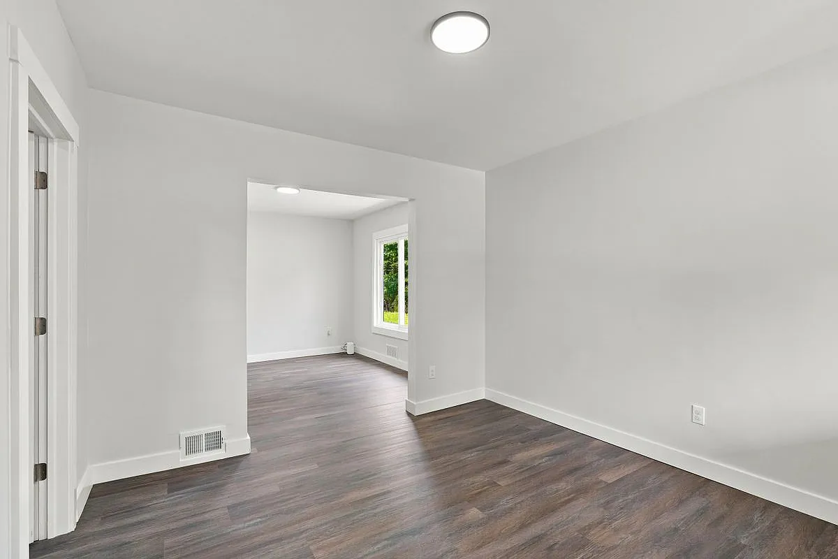 3 bed, 2.0 bath, 1152 sqft, $1,590 — Photo 4