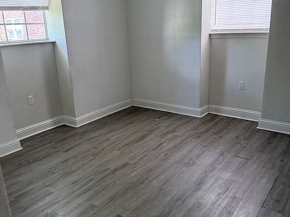 5th image of 2312 Manson Ave