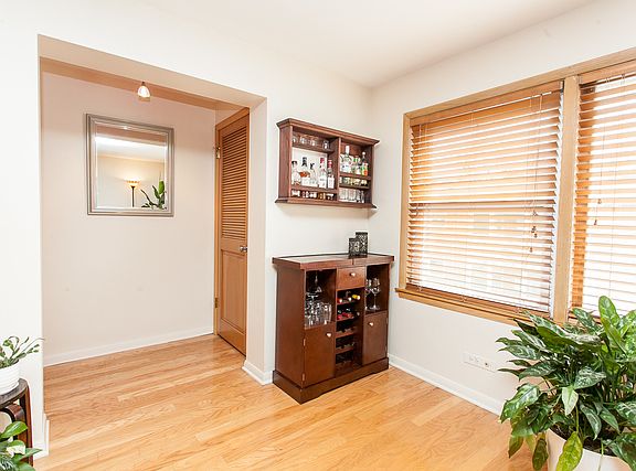 2nd image of 4107 N Keeler Ave APT 3H