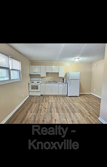 328 Dahlia Dr — Photo 4