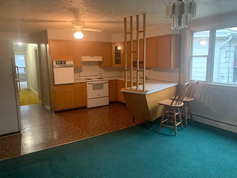 63 W Railroad St #B — Photo 6