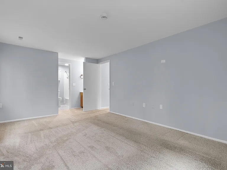 18050 Chalet Dr #14103 — Photo 21