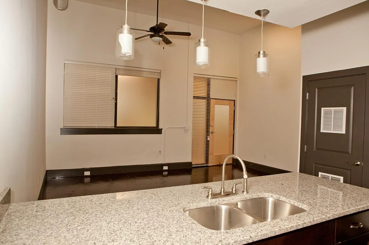 Chatham Lofts — Photo 4
