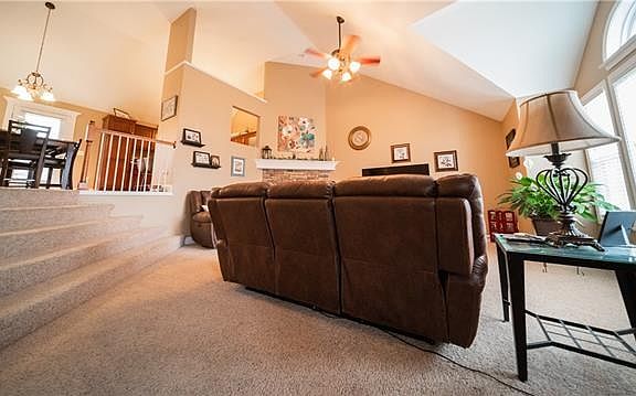 4th image of 4601 Englewood Dr