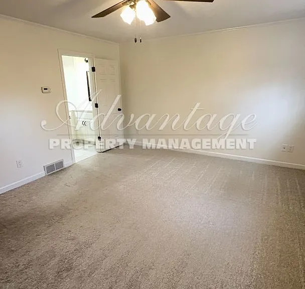 7253 Stamford Dr — Photo 13