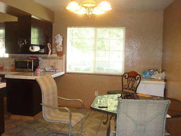 3rd image of 1328 W Northgrand Avenue