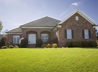 7992 Grimsby Cir, Harrisburg, NC 28075