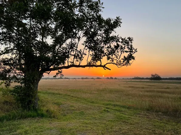 7194 Goehring Rd, Ledbetter, TX 78946