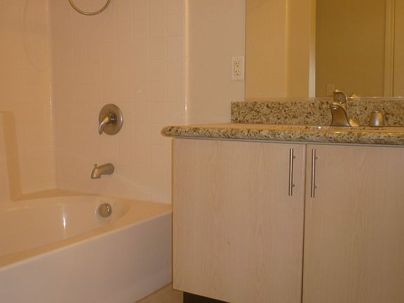 5th image of 1465 C St Unit 3403