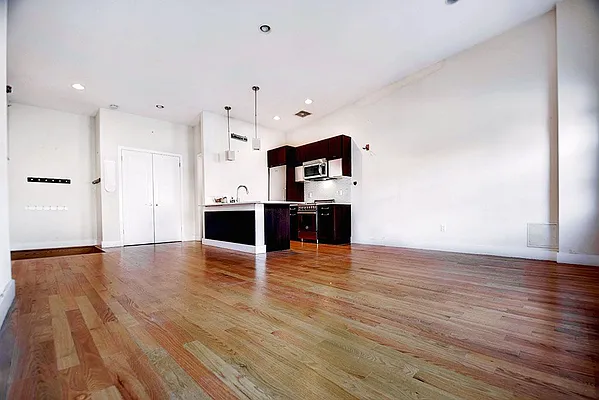 Rented by Urbane Brokerage | media 24