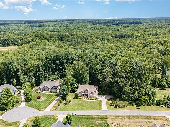 4th image of 8105 Moores Mill Ct