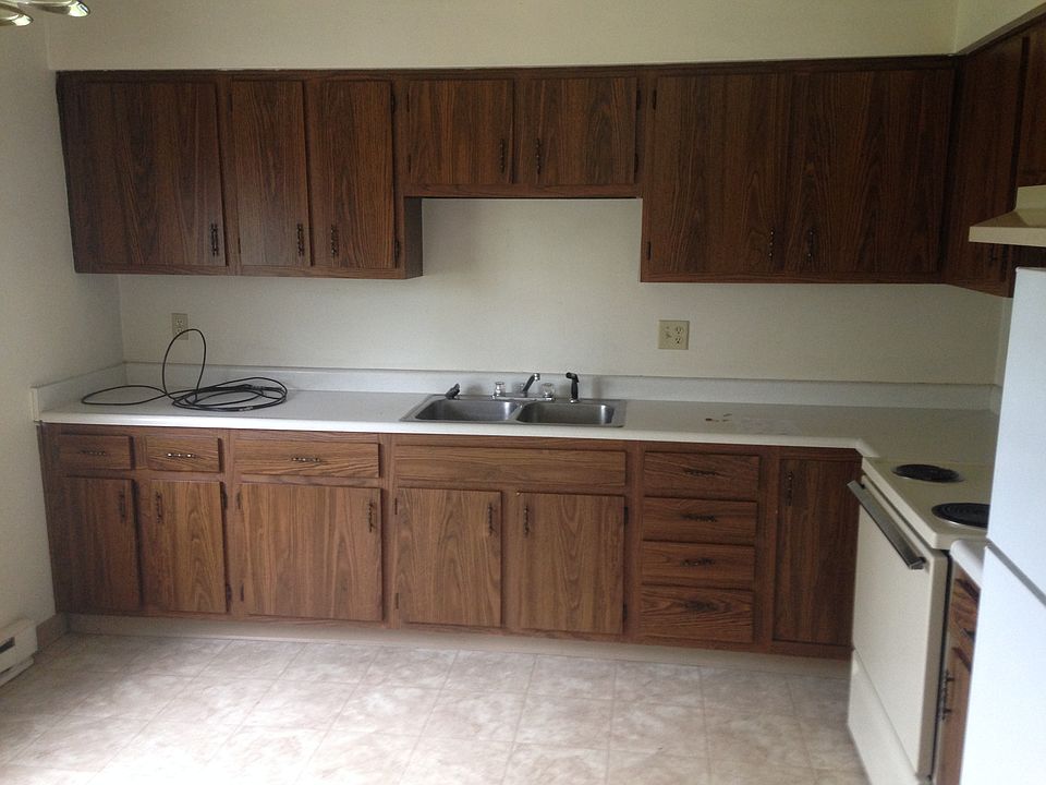 Very large spacious kitchen including new fridge and stove, brand new flooring