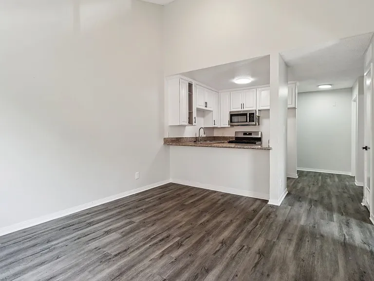 311 South New Hampshire Avenue — Photo 17
