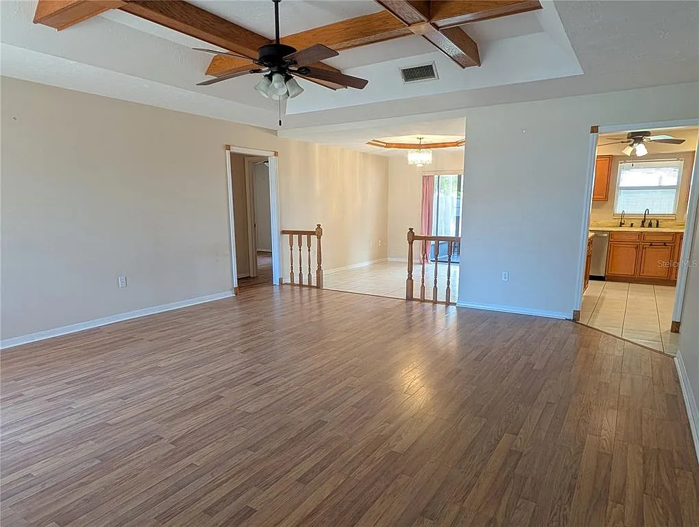 3 bed, 2.0 bath, 1601 sqft, $2,500 — Photo 3