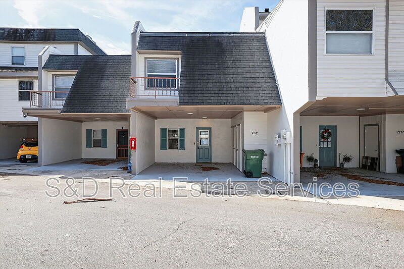 1st image of 2219 9th St SE