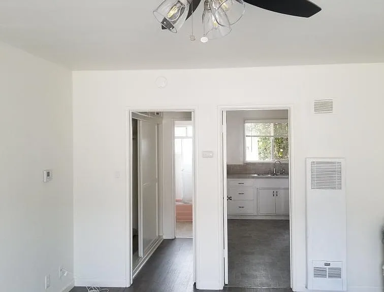 912 N Genesee Ave #8 — Photo 10