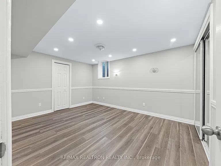 162 Walton Dr #BASEMENT — Photo 14