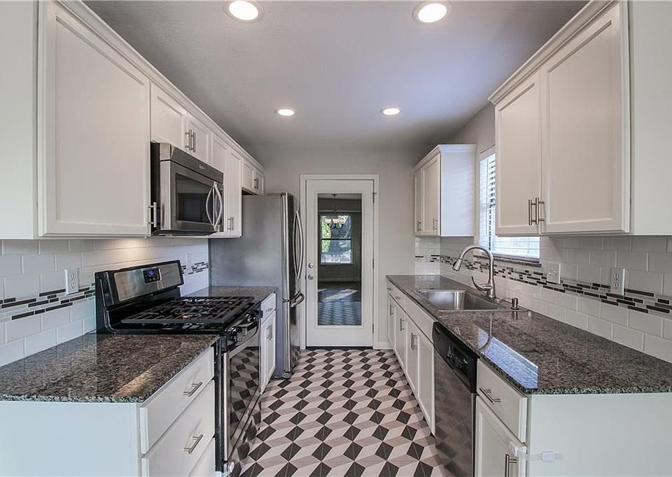 1st image of 1305 Greenlawn Blvd