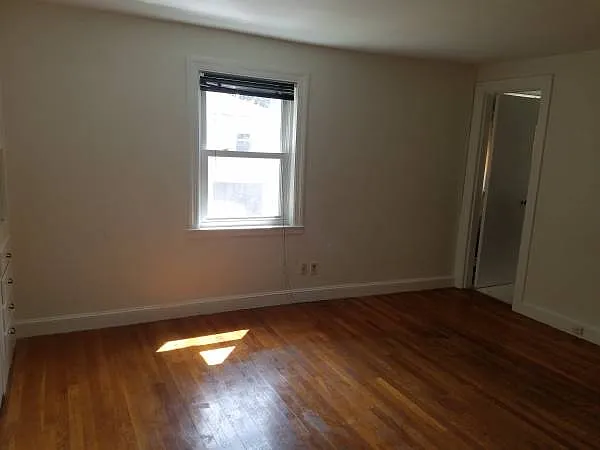 3 bed, 1.5 bath, 1500 sqft, $3,300 — Photo 4