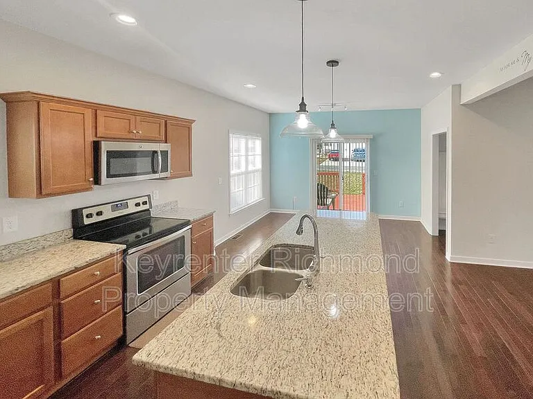 406 Bridge Creek Ct — Photo 8