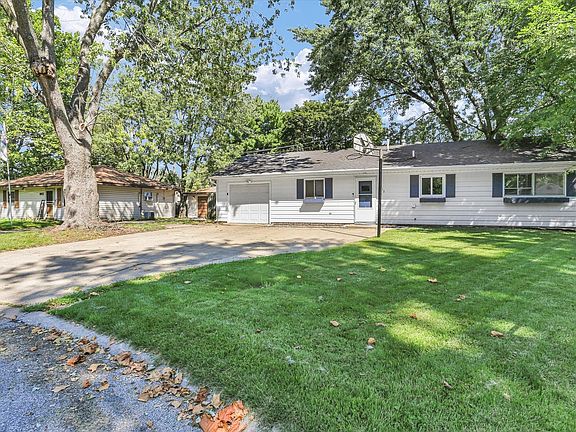 3rd image of 1810 Greendale Dr