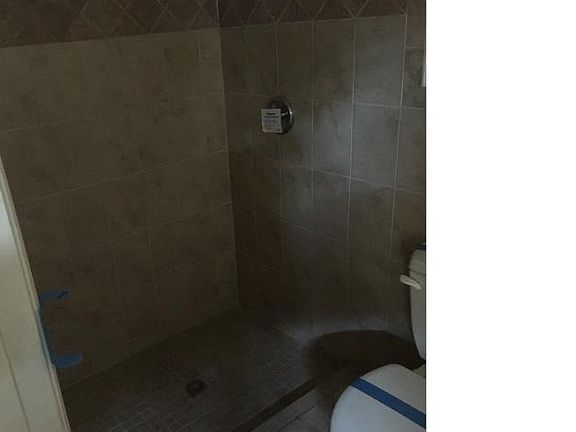 3rd image of 2352 NW 20th St
