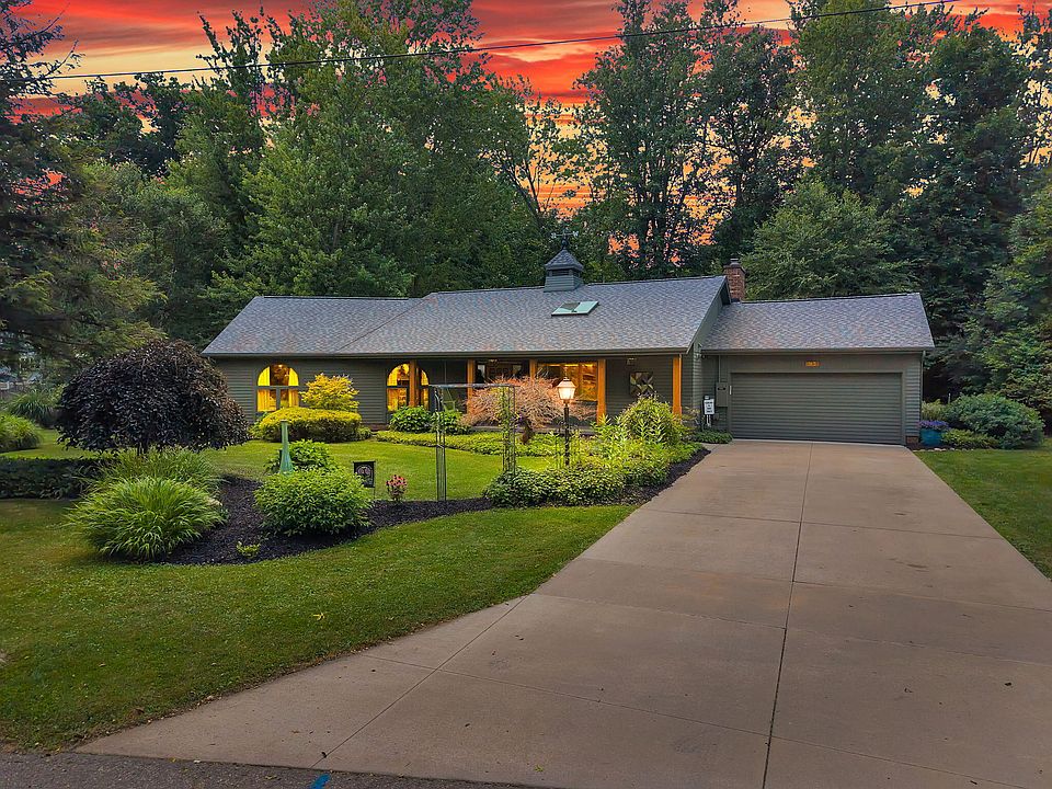 1st image of 93 Lynwood Dr