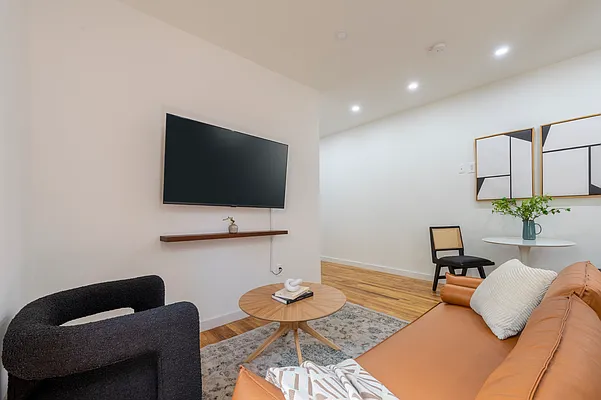 Living room, photo 9