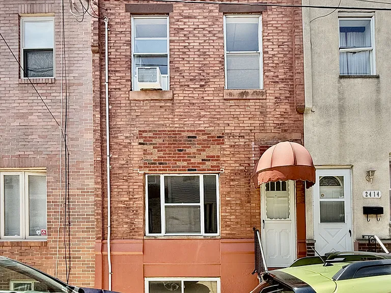 2416 S Juniper St — Photo 2