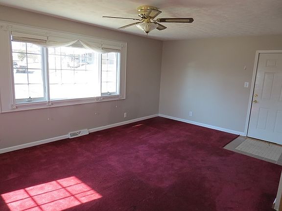 3rd image of 526 Sheridan Dr