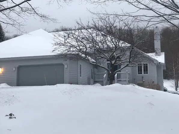 5284 Greystone Ct, Harbor Springs, MI 49740