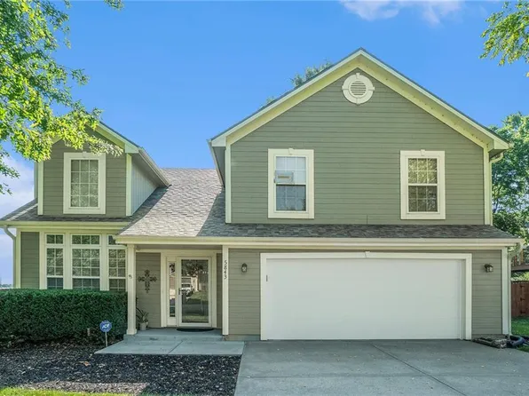 5843 Meadowsweet Ln, Shawnee, KS 66226