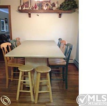 Eating Area.jpg