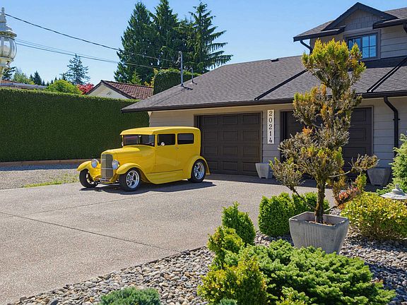 3rd image of 20214 Patterson Ave