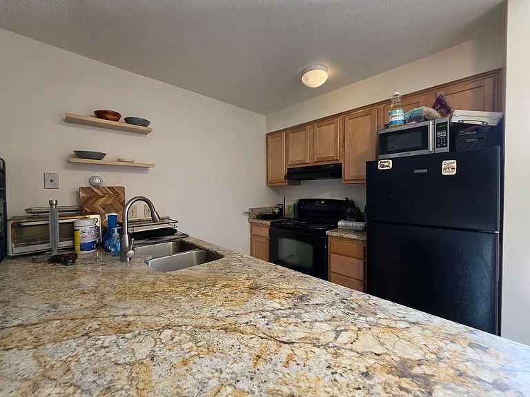 1065 University Ave #115 — Photo 4