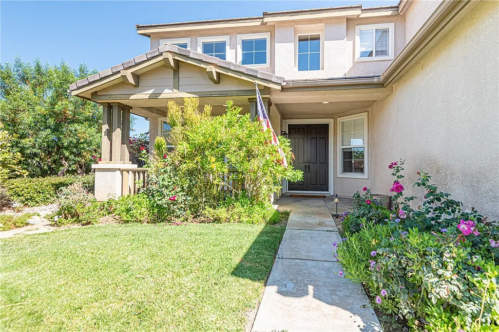 4 bed, 2465 sqft, $6,500 — Photo 1