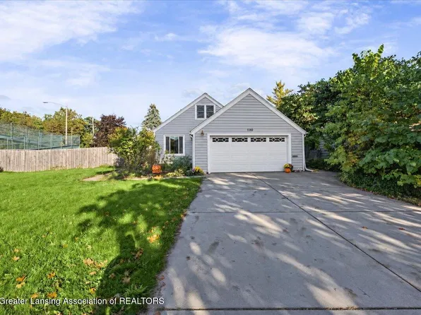 1140 Hitching Post Rd, East Lansing, MI 48823