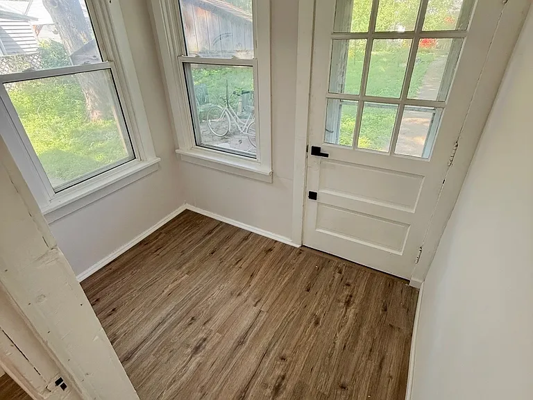 757 Regina Ave — Photo 2