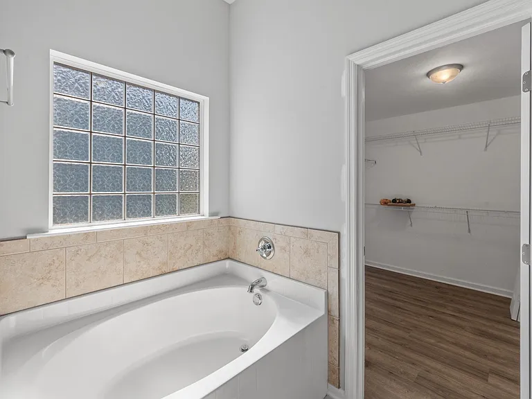 609 Brighton Cir — Photo 21