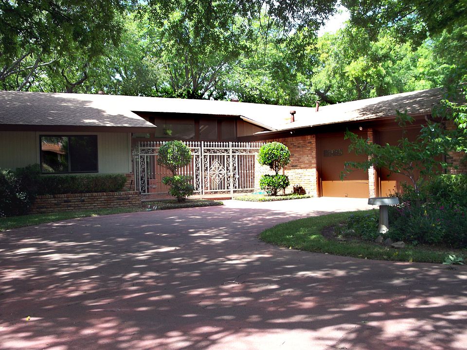 Beautiful Drive and Entry