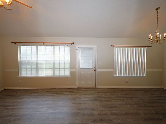 3rd image of 4200 Shadowwood Dr